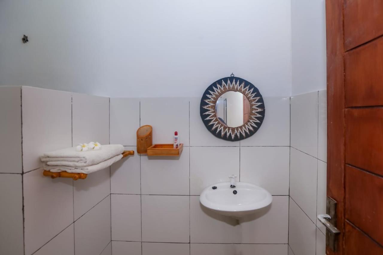 Апартаменты Radika House Гили Траванган Экстерьер фото